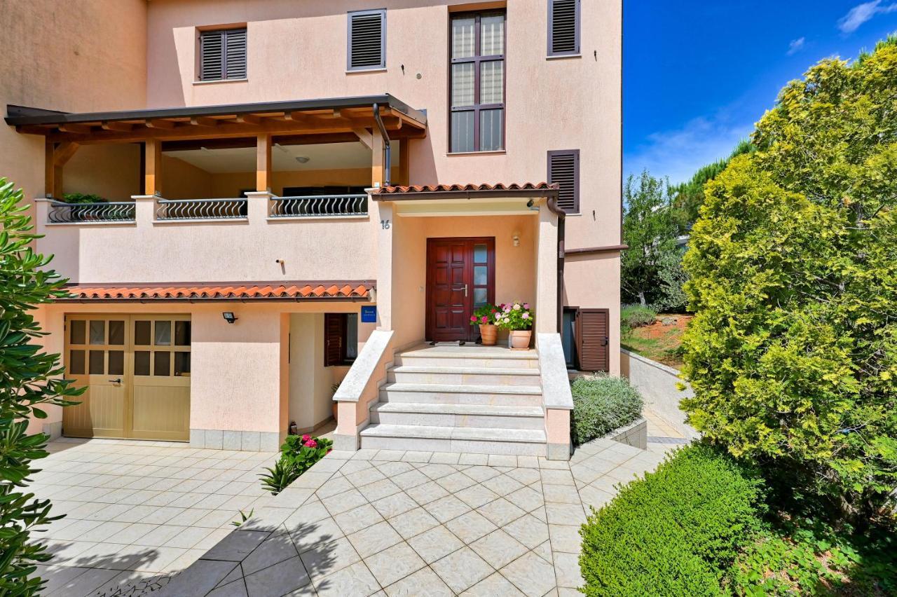 Iby Apartment Pula Exterior photo